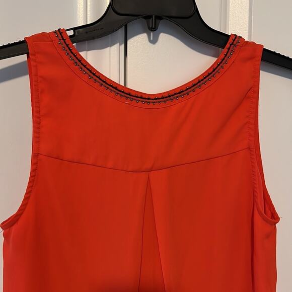 41 Hawthorn Coral Beaded Neckline Hidden Button Up Tank - Picture 6 of 13
